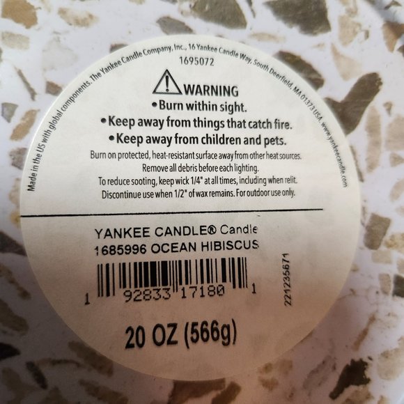 Brand New ! Yankee Candle Outdoor Large Ocean Hibiscus 2-Wick - Picture 5 of 6